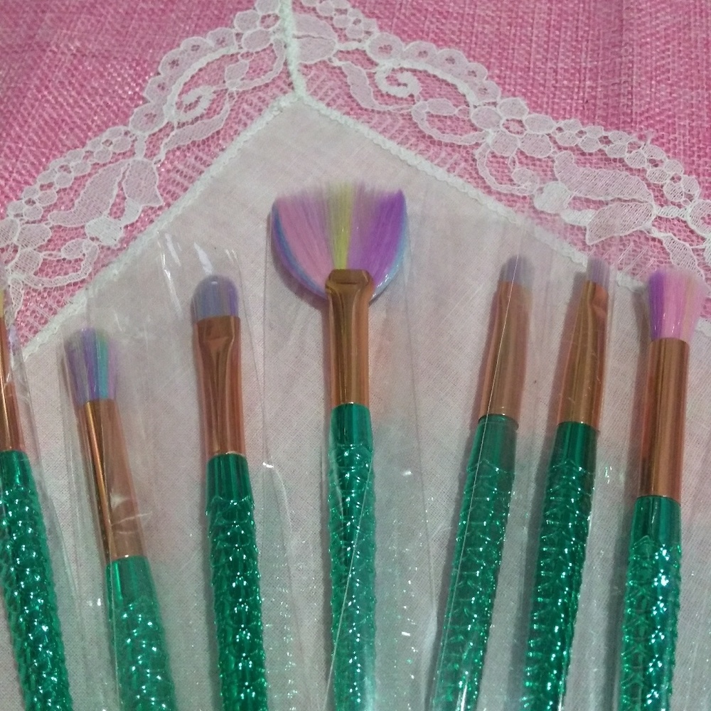 Mermaid tail brushes 🐚